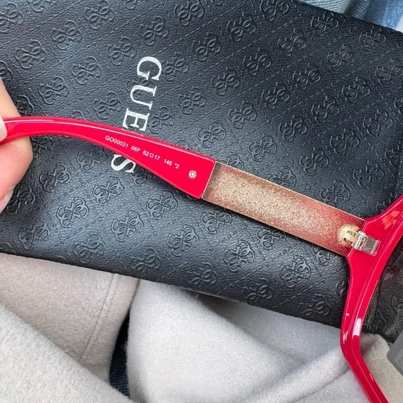 GUESS Women's Bold Red Sunglasses - Picture 4 of 5